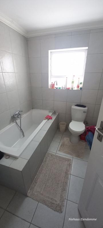 4 Bedroom Property for Sale in Gustrouw Western Cape